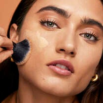 Camo Hydrating CC Cream, Light 240 W - light with warm undertones