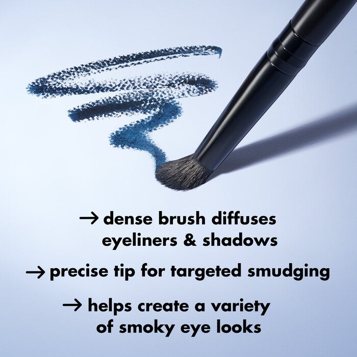 Dense Bristles Helps Create Smokey Eye Looks