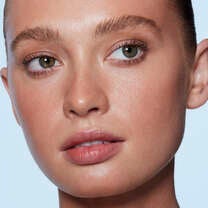 Luminous Putty Bronzer, Day Trip - Light to Medium/Warm