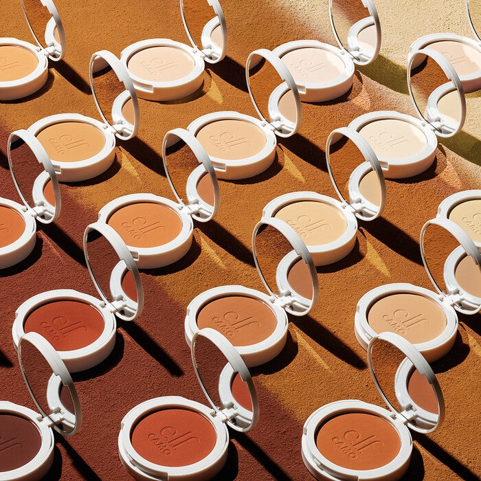 Camo Powder Foundation, Medium 375 N - medium with neutral undertones