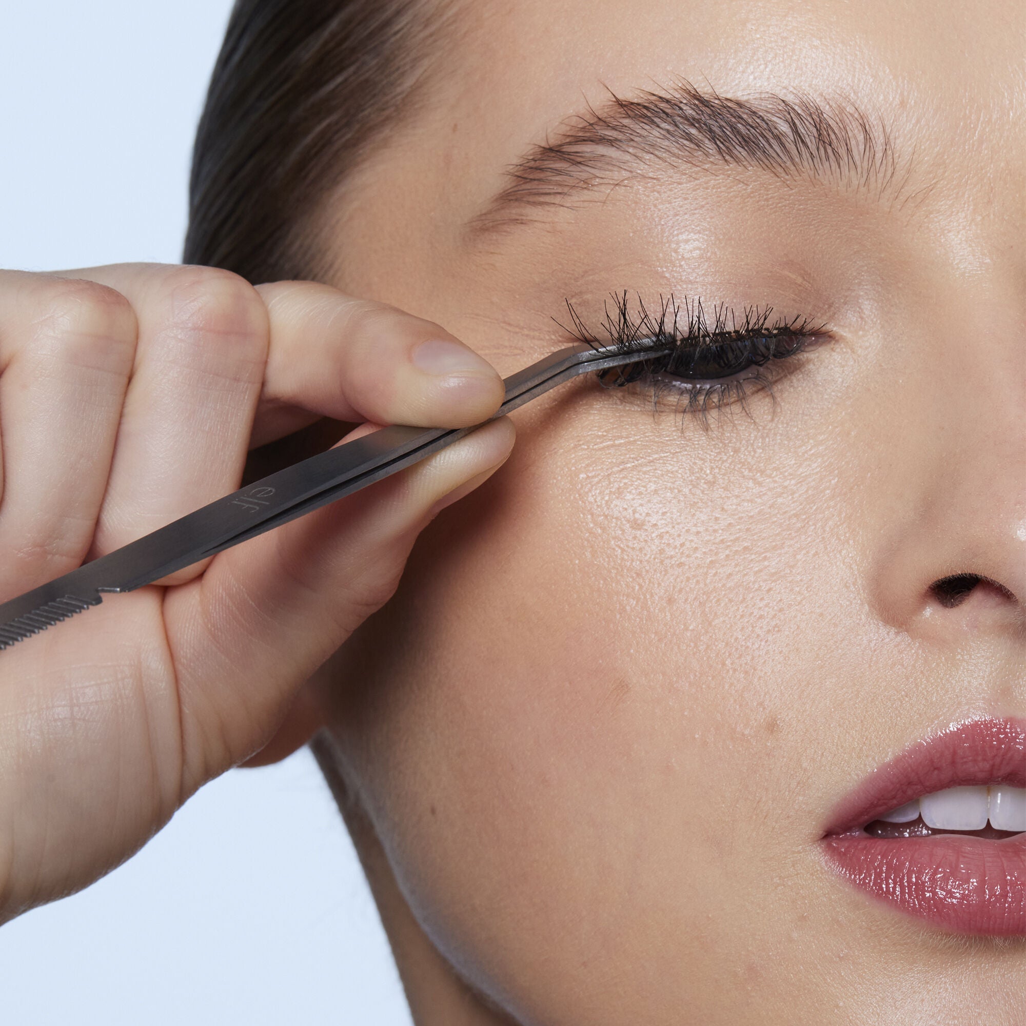 Where to get false eyelashes done deals