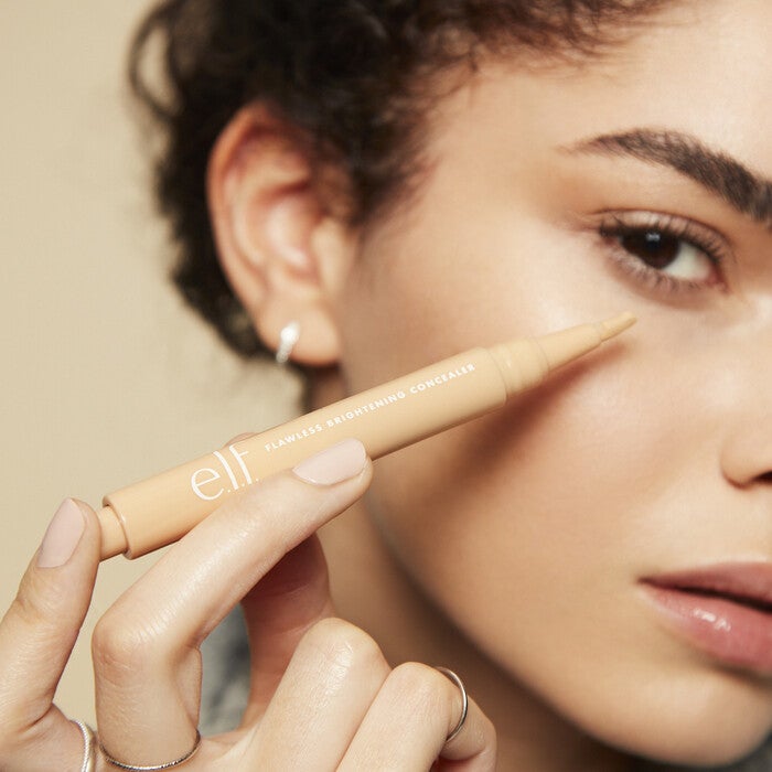 Flawless Brightening Concealer, Deep 53 W - deep with warm golden undertones