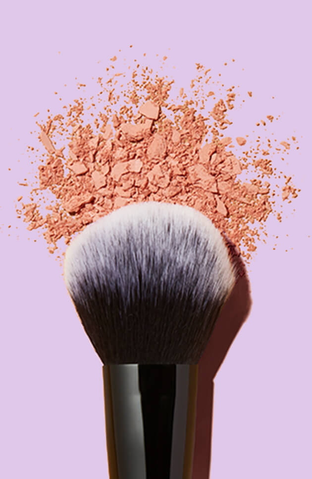 Flawless Face Brush with powder